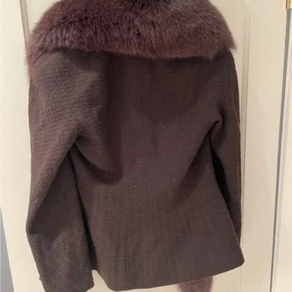 You are looking at a brown coat jacket with fox fur by Christian Dior size 6 - Picture 7 of 10